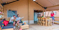 Luxuscamping - Camping Polari - Vacanceselect Safarizelt 6 Personen 3 Zimmer Badezimmer von Vacanceselect auf Camping Polari
