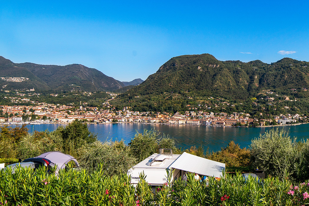 Glampingunterkunft: Lodgezelt Deluxe 5/6 Personen 2 Zimmer Badezimmer von Vacanceselect auf Camping Weekend