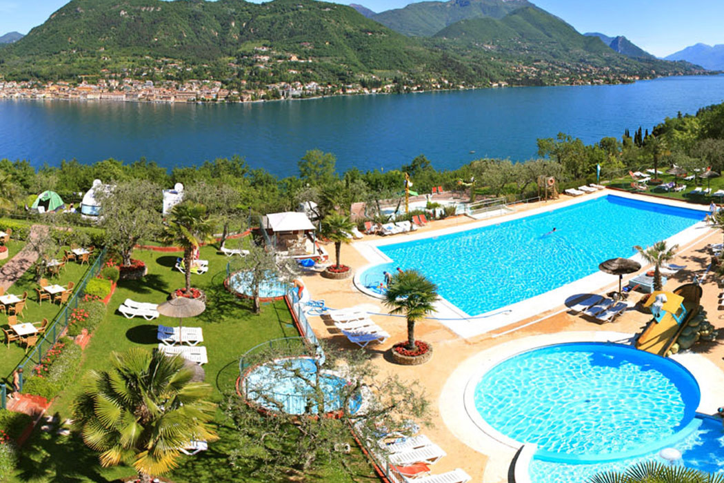 Glampingunterkunft: Lodgezelt Deluxe 5/6 Personen 2 Zimmer Badezimmer von Vacanceselect auf Camping Weekend