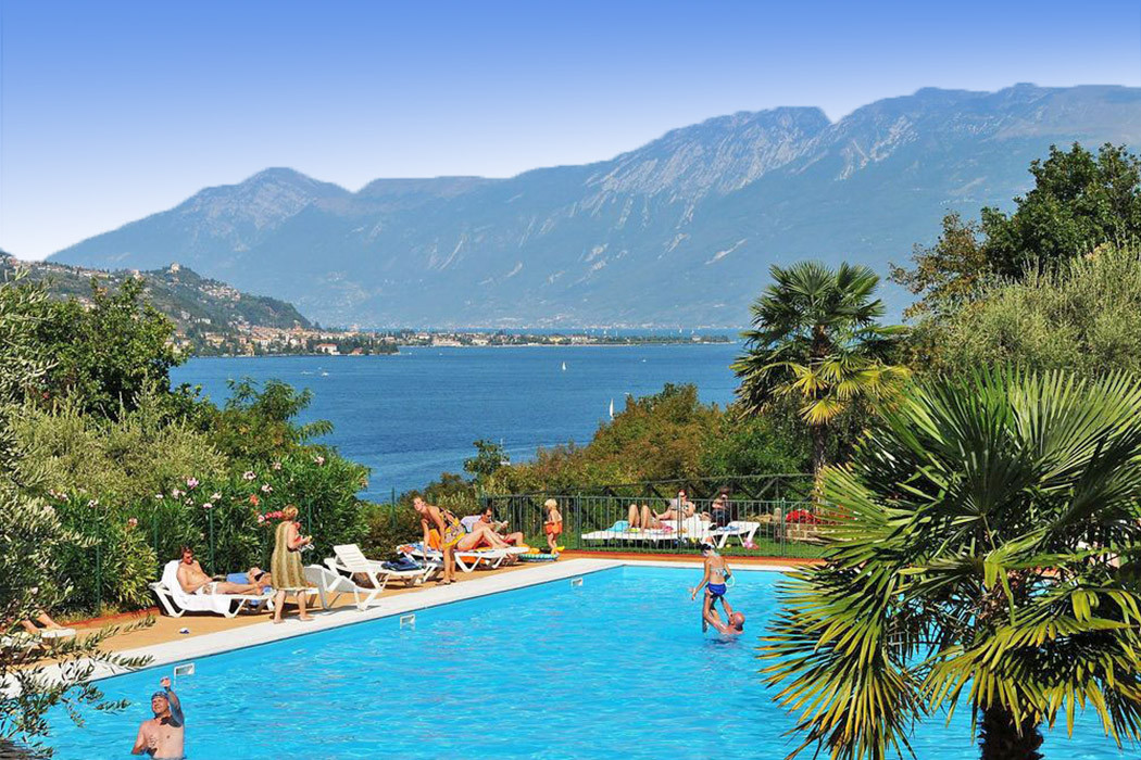 Glampingunterkunft: Lodgezelt Deluxe 5/6 Personen 2 Zimmer Badezimmer von Vacanceselect auf Camping Weekend