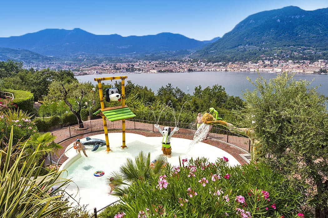 Glampingunterkunft: Lodgezelt Deluxe 5/6 Personen 2 Zimmer Badezimmer von Vacanceselect auf Camping Weekend