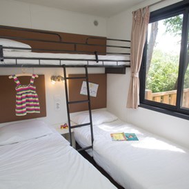 Glampingunterkunft: Mobilheim Moda 5/6 Personen 2 Zimmer Klimaanlage von Vacanceselect auf Camping Weekend