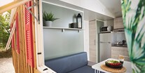Luxuscamping - Mobilheim Moda 4/5 Personen 2 Zimmer Klimaanlage von Vacanceselect auf Camping Enmar