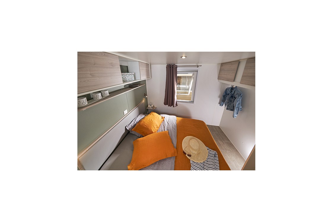 Glampingunterkunft: Mobilheim Moda 6 Personen 3 Zimmer Klimaanlage von Vacanceselect auf Camping Enmar
