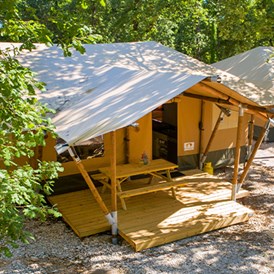 Glampingunterkunft: Safarizelt XXL 4/6 Pers 3 Zimmer BZ von Vacanceselect auf Camping Aminess Maravea Camping Resort