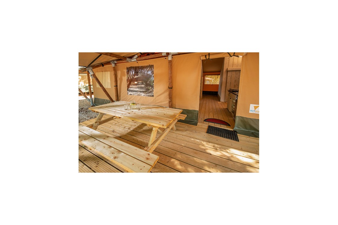 Glampingunterkunft: Safarizelt XXL 4/6 Pers 3 Zimmer BZ von Vacanceselect auf Camping Aminess Maravea Camping Resort