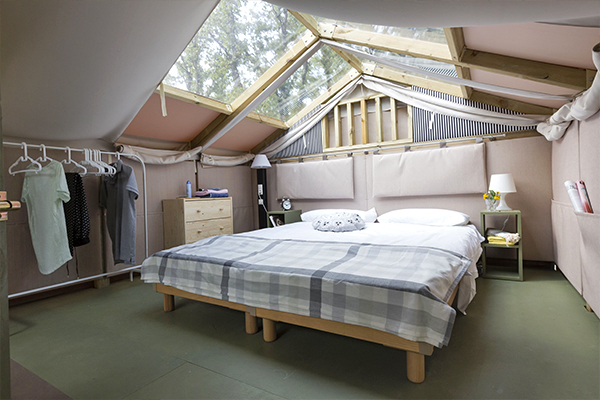 Camping de lujo - TV - Italia - Camping Romagna Village - Vacanceselect Airlodge 4 Personen 2 Zimmer Badezimmer von Vacanceselect auf Camping Romagna Village