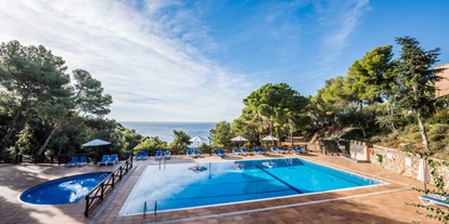 Luxuscamping - Katalonien - Mobilheim Moda 6 Personen 3 Zimmer Klimaanlage von Vacanceselect auf Camping Cala Llevadó