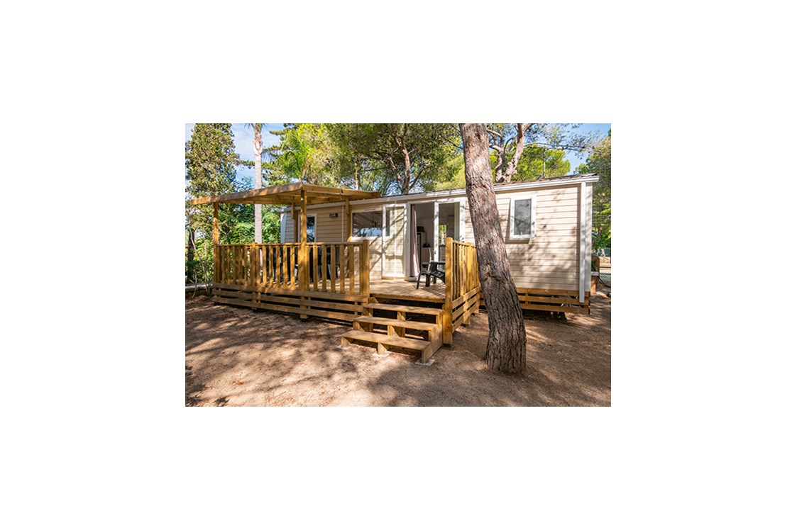 Glampingunterkunft: Mobilheim Moda 6 Personen 3 Zimmer Klimaanlage von Vacanceselect auf Camping Kings