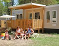 Glampingunterkunft: Mobilheim Moda 6 Personen 3 Zimmer Klimaanlage 2 Badezimmer von Vacanceselect auf Camping Etruria
