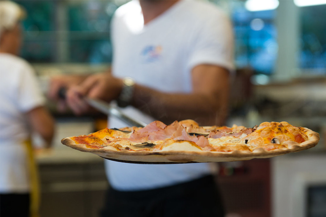 Glampingunterkunft: Airlodge 4 Personen 2 Zimmer Badezimmer von Vacanceselect auf Camping Etruria