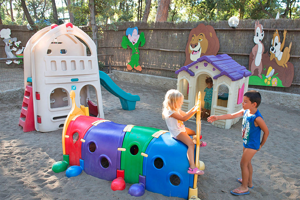 Glampingunterkunft: Lodgezelt Deluxe 5/6 Personen 2 Zimmer Badezimmer von Vacanceselect auf Camping Etruria