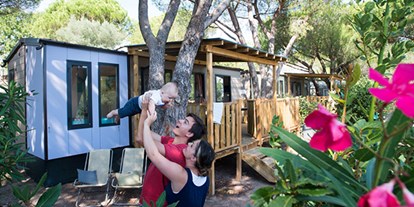 Luxuscamping - Provence-Alpes-Côte d'Azur - Mobilheim Moda 4/5 Personen 2 Zimmer Klimaanlage von Vacanceselect auf Camping Domaine du Colombier