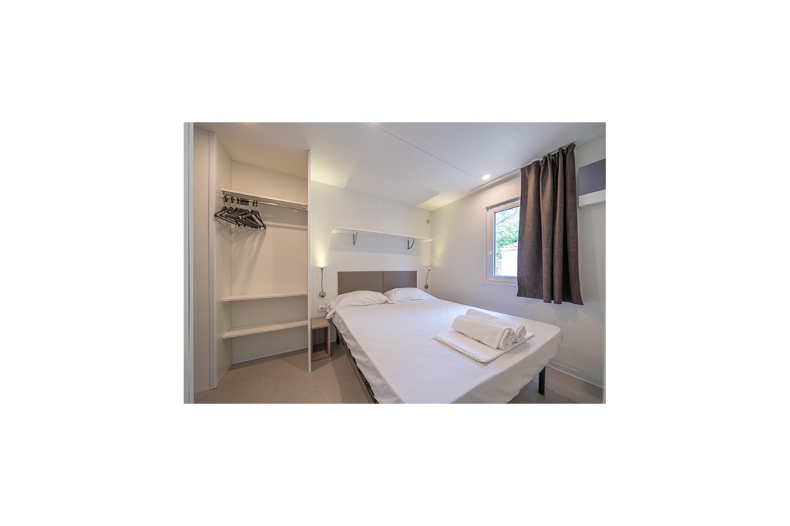 Glampingunterkunft: Mobilheim Moda 6 Personen 3 Zimmer Klimaanlage von Vacanceselect auf Camping Union Lido