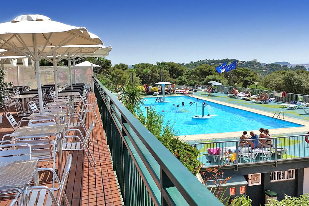 Glampingunterkunft: Safarizelt 6 Personen 3 Zimmer Badezimmer von Vacanceselect auf Camping Cala Gogo