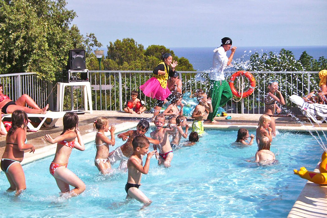 Glampingunterkunft: Safarizelt 6 Personen 3 Zimmer Badezimmer von Vacanceselect auf Camping Cala Gogo