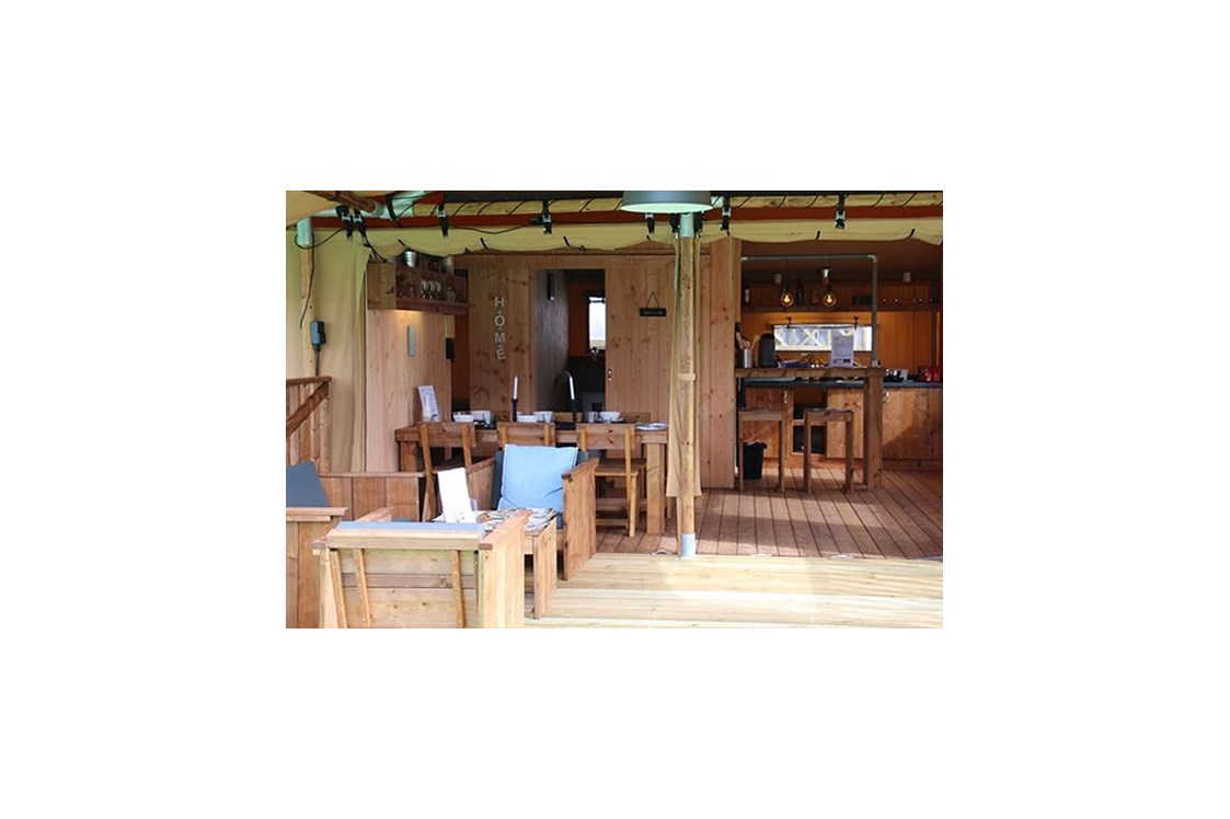 Glampingunterkunft: Safarizelt 6 Personen 3 Zimmer Badezimmer von Vacanceselect auf Camping Cala Gogo