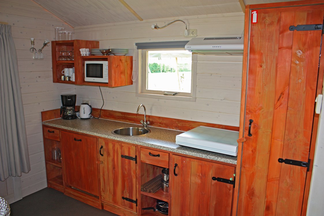 Glampingunterkunft: Küche - Oehoe Lodge auf Campingplatz de Kleine Wolf