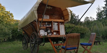 Luxuscamping - Sauerland - Der Planwagen - Ecolodge Romantischer Planwagen mit Heubett