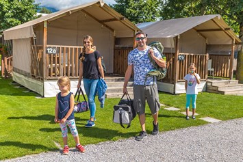 Glampingunterkunft: Mini Lodge Zelte - Camping Seefeld Park Sarnen *****