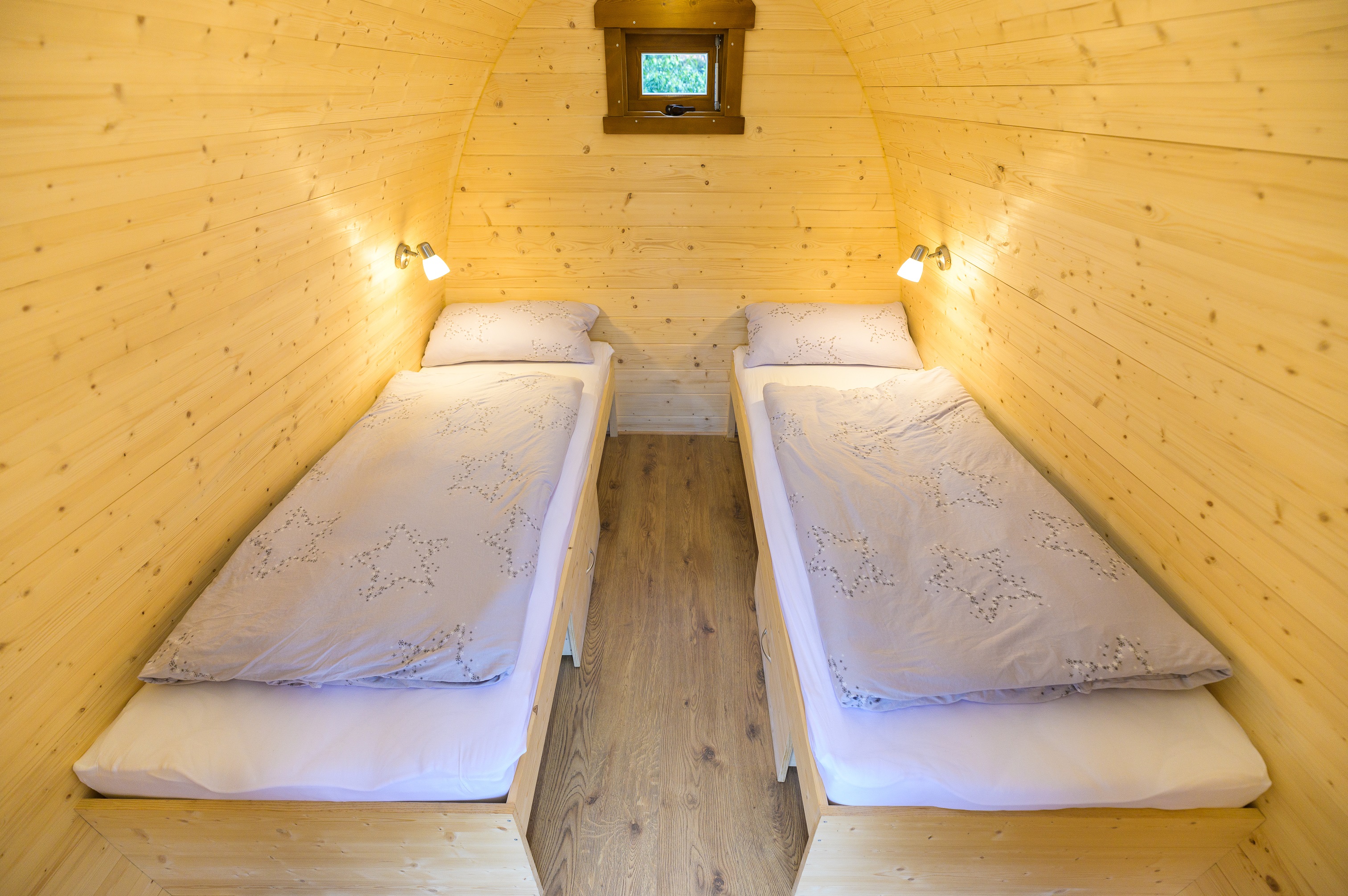 Luxuscamping - Thüringen - Trekking-Pod mit Einzelbetten für max. 2 Personen - Campingpark Erfurt Family- und Trekking-Pods