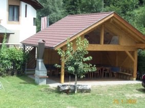 Glampingunterkunft: Grillplatz mit Pavillon - Chalets auf Camping Brunner am See