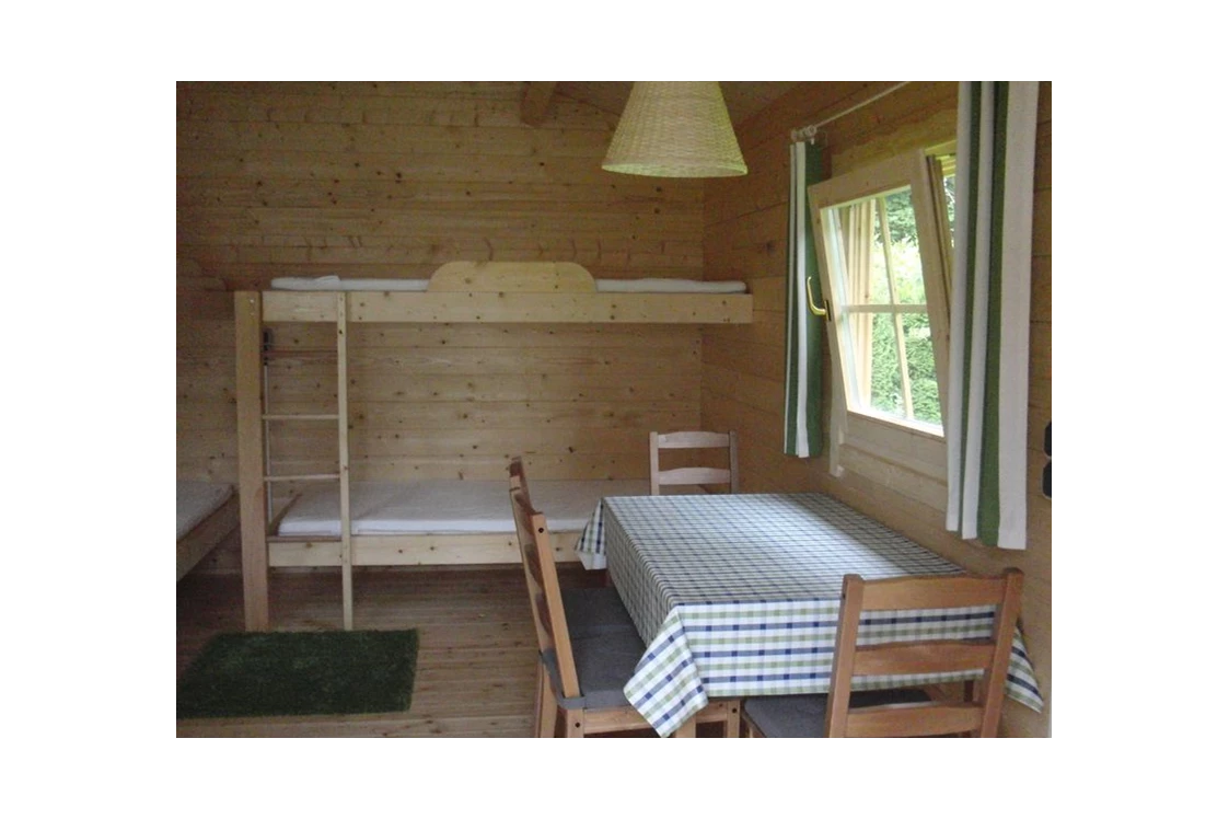 Glampingunterkunft: Hütte grün - Innenansicht - Hütten auf Camping Zum Oertzewinkel