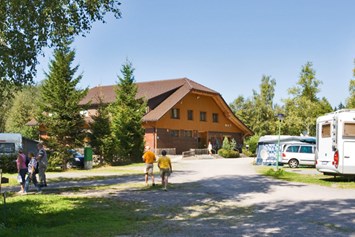 Glampingunterkunft: Mietwohnwagen Hobby auf Camping Bankenhof