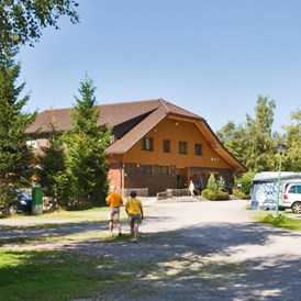 Glampingunterkunft: Mietwohnwagen Hobby auf Camping Bankenhof