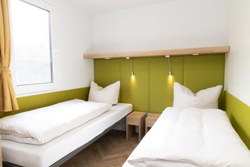 Glampingunterkunft: Mobilheim Typ A, Schlafzimmer 2 - Mobilheime im Vital CAMP Bayerbach