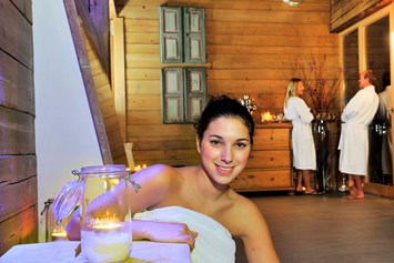 Glampingunterkunft: Wellness & Sauna im Preis inkludiert - Almhütte Almberg Alm im Almdorf Grubhof