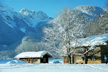 Glampingunterkunft: Winter im Almdorf am Grubhof - Almhütte Steinbach Stube im Almdorf Grubhof