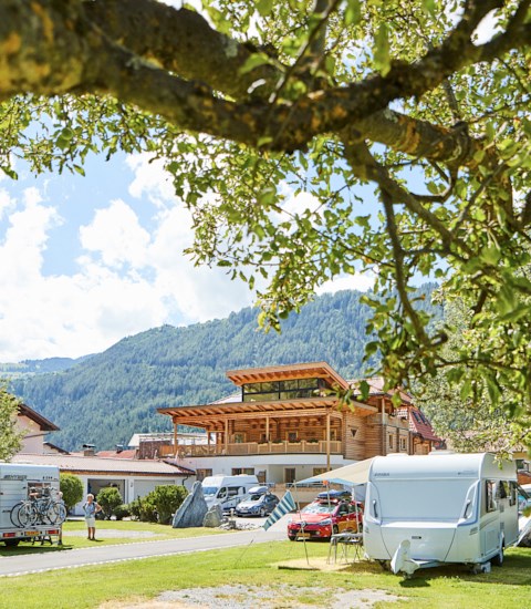 Glampingunterkunft: Genießen Sie Ihren kostbaren Urlaub auf unserem idyllischen Campingplatz. - Blockhütte Bergzauber Camping Dreiländereck Tirol