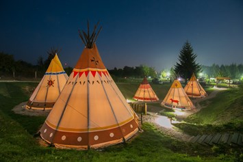 Glampingunterkunft: Tipi Zelten bei Nacht - Tipis auf Plitvice Holiday Resort