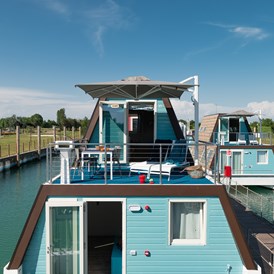 Glampingunterkunft: Terrasse Houseboat - Marina Azzurra Resort