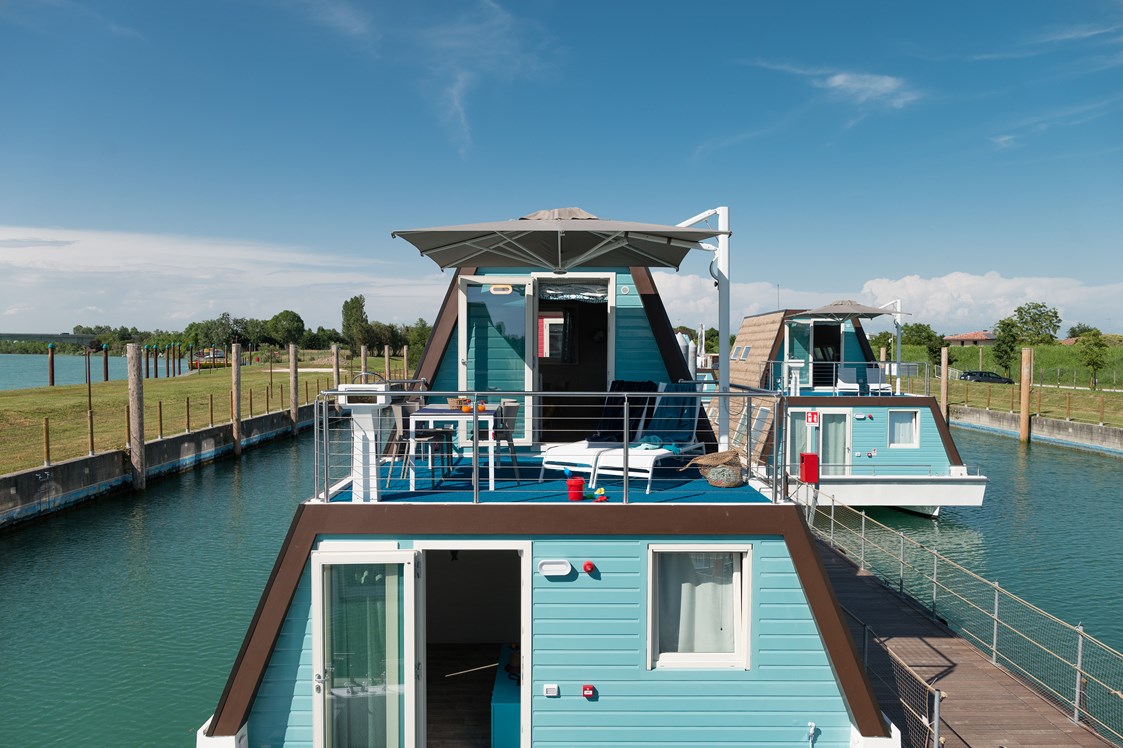 Glampingunterkunft: Terrasse Houseboat - Marina Azzurra Resort