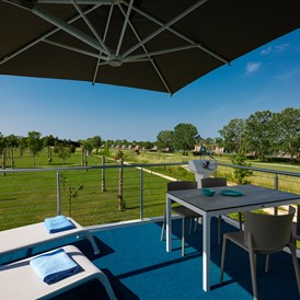 Glampingunterkunft: Terrasse vom Bungalow Garden - Marina Azzurra Resort