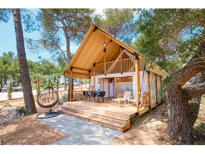 Luxuscamping - Glamping Zelt Premium Family - Glamping Zelt Typ Family Premium auf Camping Čikat
