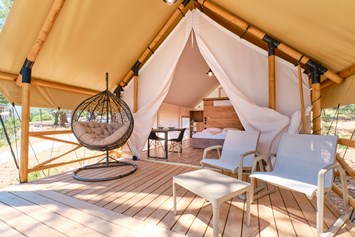 Glampingunterkunft: Überdachte Terrasse - Glamping Zelt Typ Couple auf Camping Čikat  