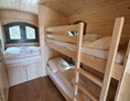 Glampingunterkunft: Betten - Schäferwagen auf Campingplatz "Auf dem Simpel" 