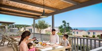 Luxuscamping - Zadar - Šibenik - geräumige und überdachte Terrasse (Grill auf Anfrage) - Krk Premium Camping Resort - Valamar Krk Premium Camping Resort - Mobilheim Family 