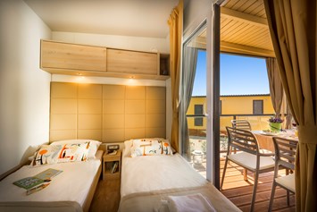 Glampingunterkunft: Zwei Kinderschlafzimmer mit 2 Einzelbetten - Krk Premium Camping Resort - Bella Vista Premium Family 