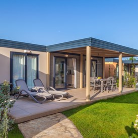 Glampingunterkunft: Fläche: 34 m² - Mobilheim Mediterannean Garden Premium auf Lanterna Premium Camping Resort