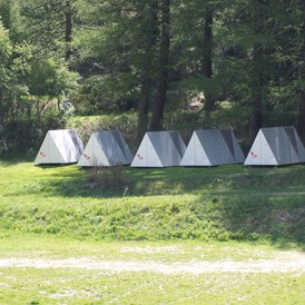 Glamping: Die Shelter am Waldrand - Camping Attermenzen