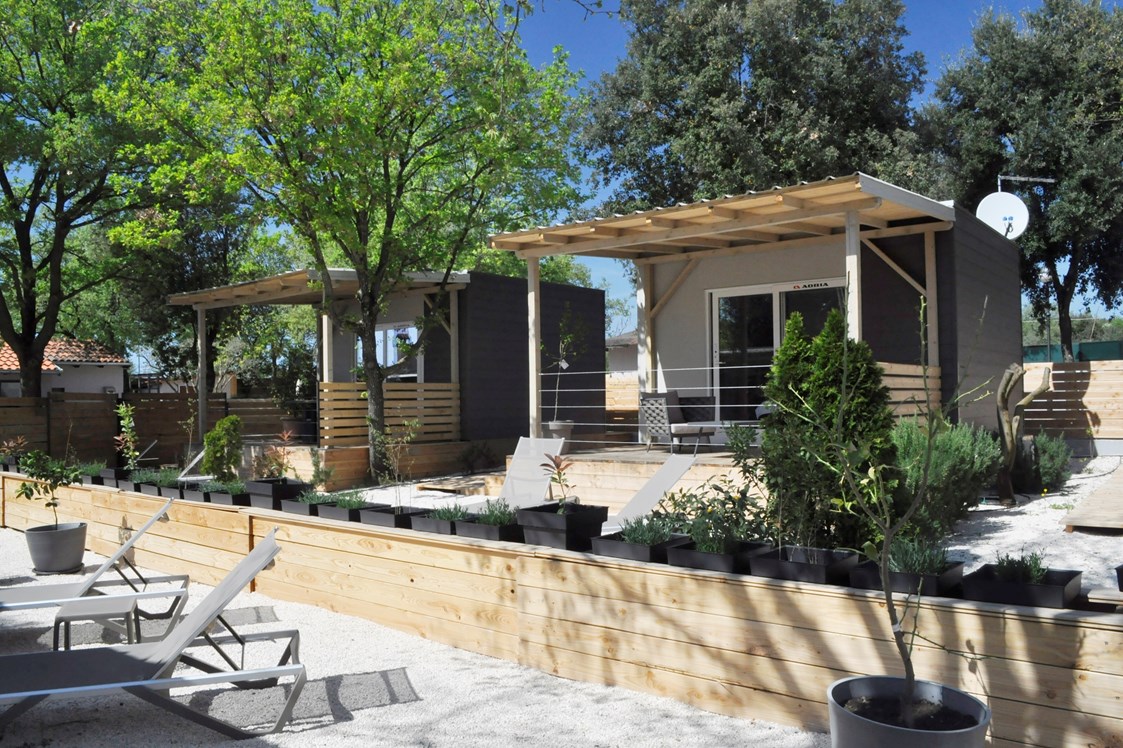 Glamping: Bed and breakfast mobile home with terrace and garden - B&B Suite Mobileheime für 2 Personen mit eigenem Garten
