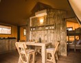 Glamping: Safari Lodge - Küche - Procida Camp & Resort - GOOUTSIDE