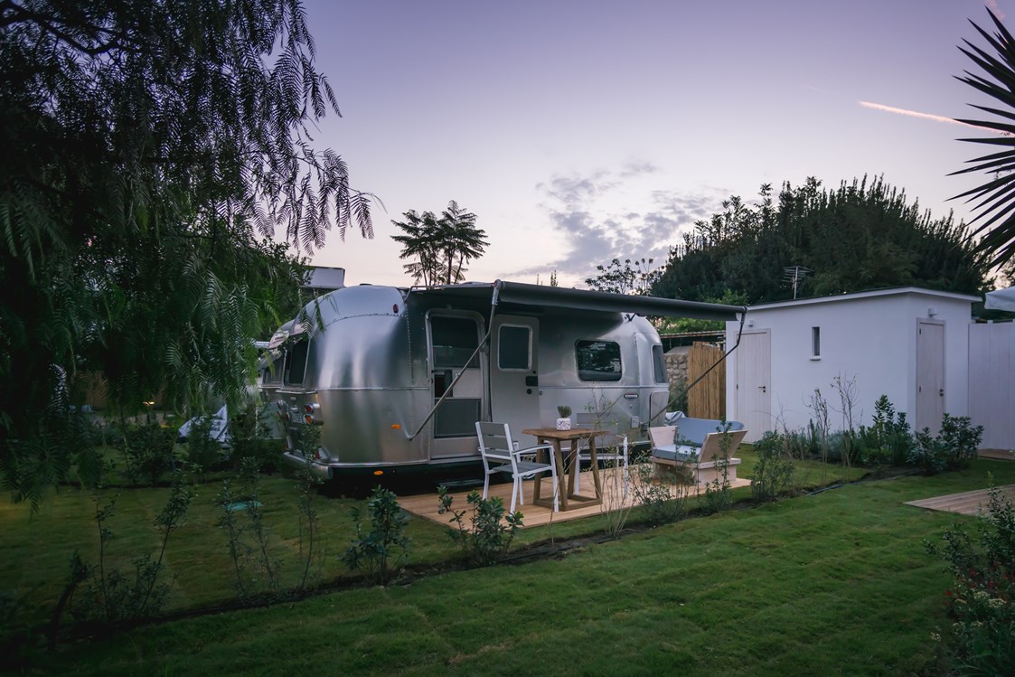 Glamping: Airstream für 2 Personen - Procida Camp & Resort - GOOUTSIDE