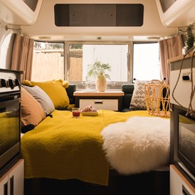 Glamping: Airstream für 2 Personen - das Zimmer - Procida Camp & Resort - GOOUTSIDE