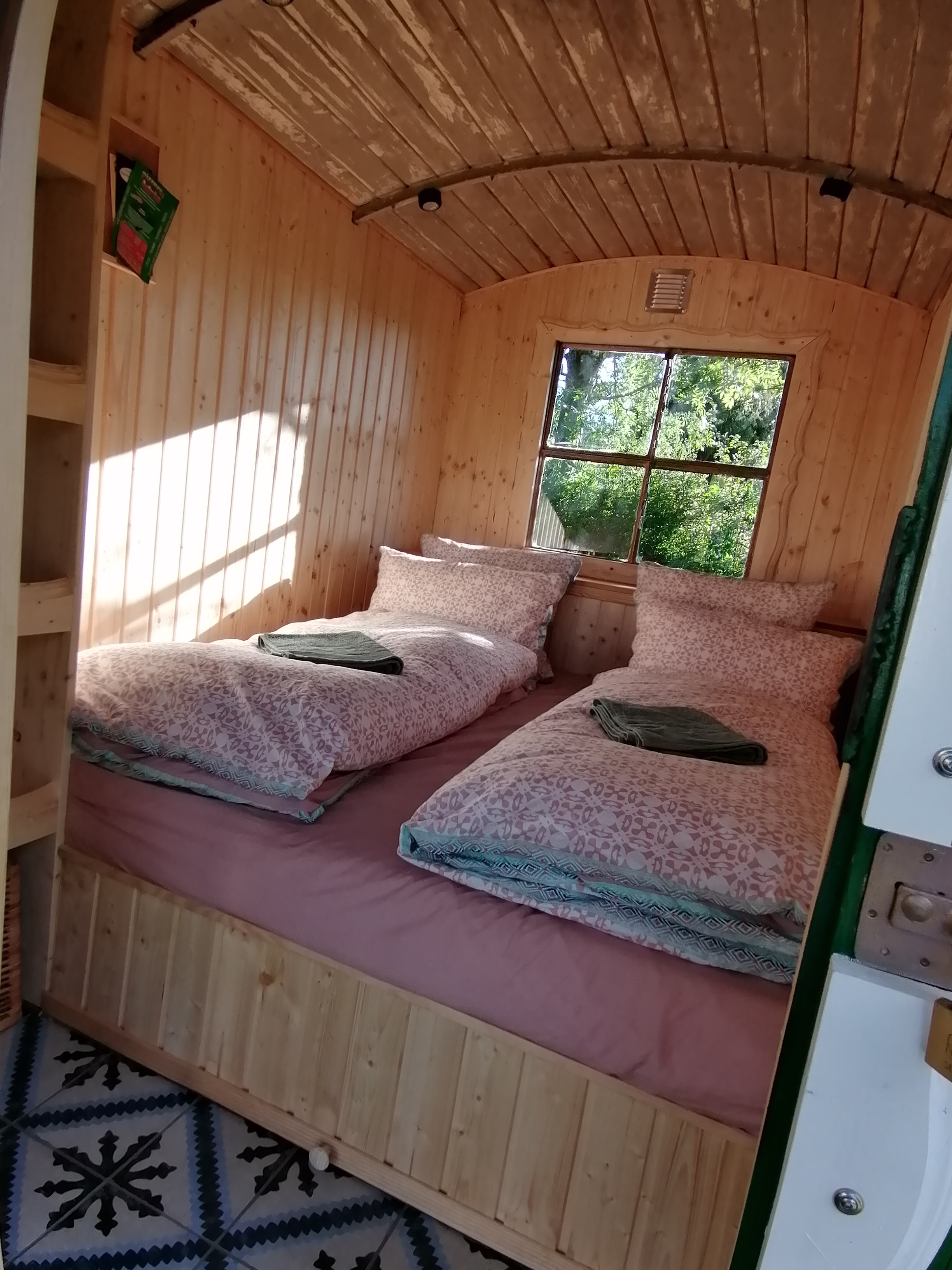 Glamping: Kohlmeischen, Bett:160x200 cm - Ecolodge Hinterland