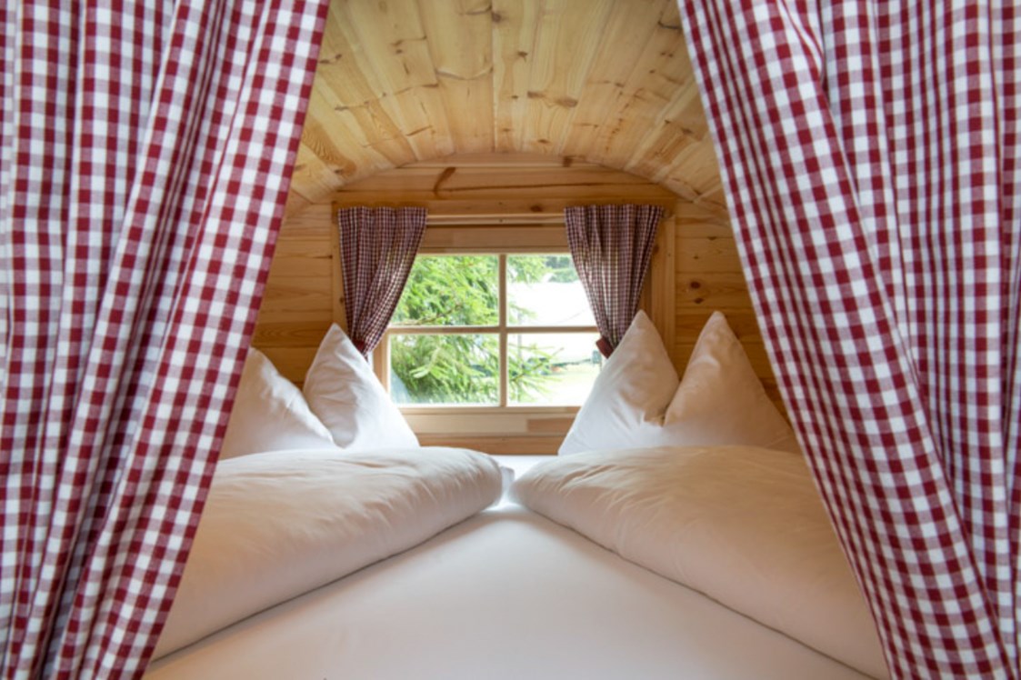 Glamping: Campingfass Schlaf Raum - Camping Residence Chalet CORONES